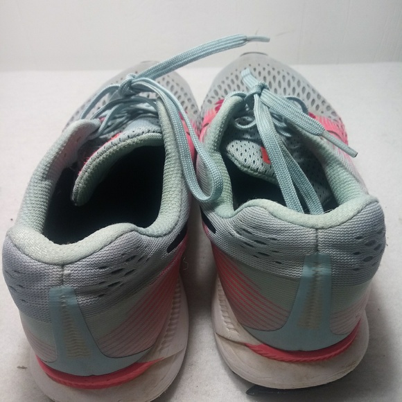 NIKE zoom sneakers. - Picture 4 of 7